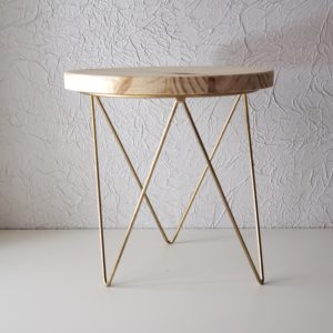 Suporte para doces de ferro com madeira Dourado