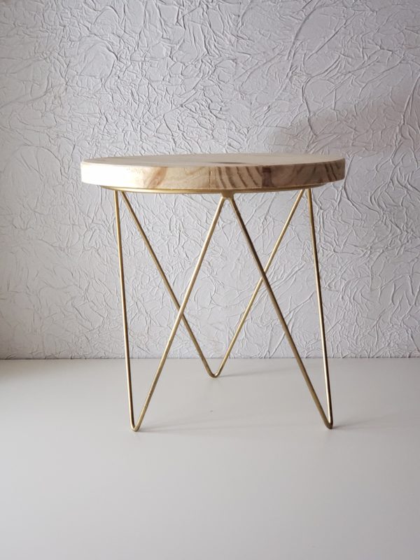 Suporte para doces de ferro com madeira Dourado