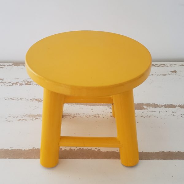 Mini Banquinho Redondo Amarelo Mini Banquinho Redondo Amarelo