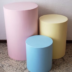 Trio mesas cilindro com capa cores Candy