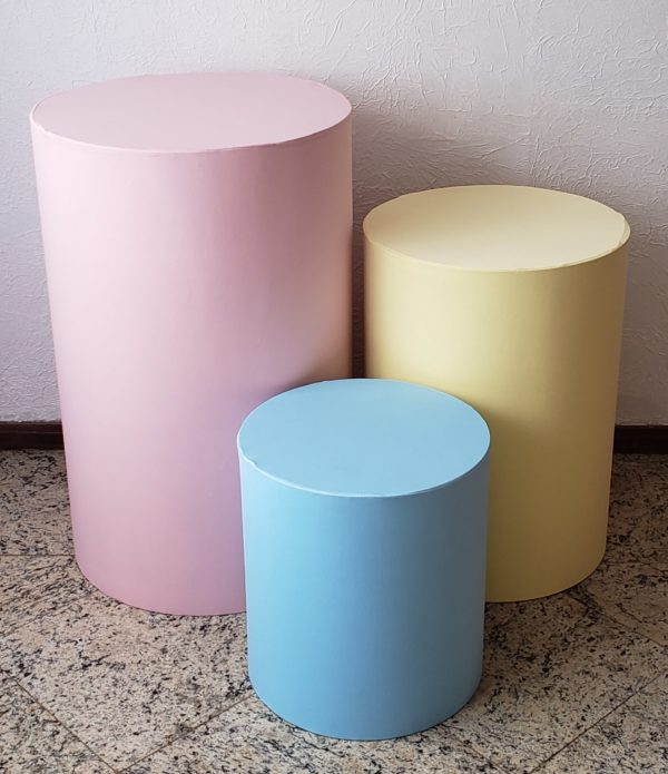 Trio mesas cilindro com capa cores Candy