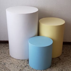 Trio mesas cilindro com capa cores Candy