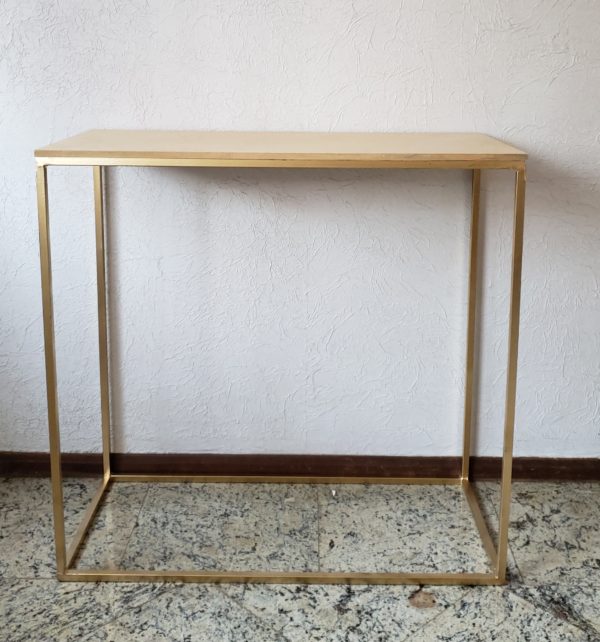 Mesa Cubo Dourada G Mesa Cubo Dourada G