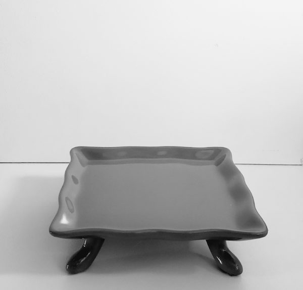 Bandeja Quadrada Babado Cerâmica Cinza Bandeja Quadrada Babado Cerâmica Cinza