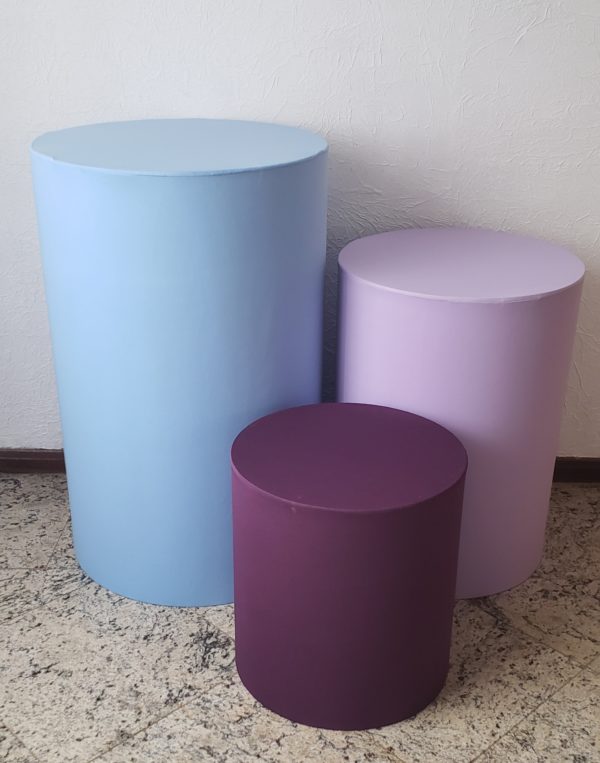 Trio mesas cilindro com capa cores Azul/Lilas/Roxo Trio mesas cilindro com capa cores Azul/Lilas/Roxo