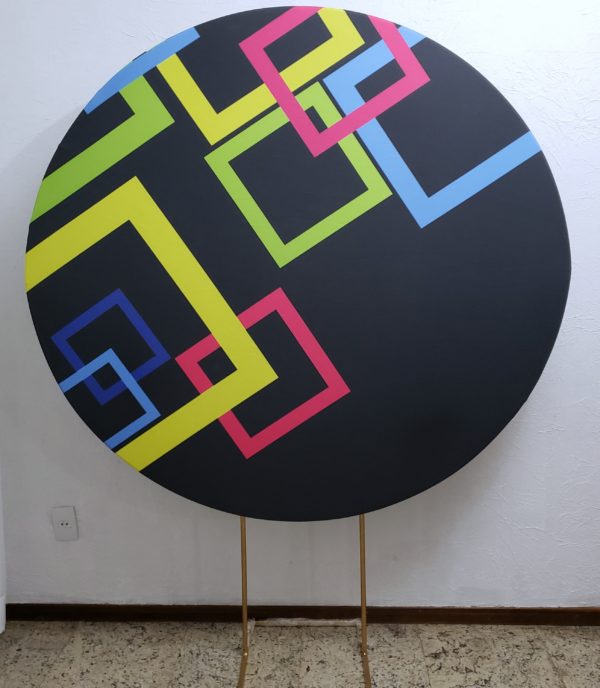 Suporte Redondo com Tecido Sublimado Neon Geométrico