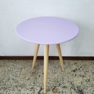 Mesa Redonda Pé Palito M com Capa Lilás