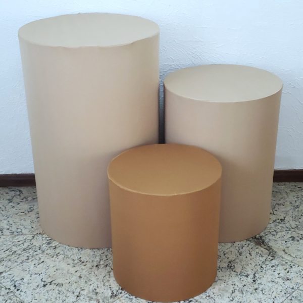 Trio mesas cilindro com capa cor Bege/Marrom Trio mesas cilindro com capa cor Bege/Marrom