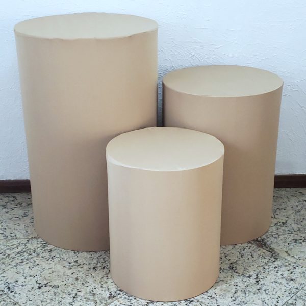 Trio mesas cilindro com capa cor Bege Trio mesas cilindro com capa cor Bege