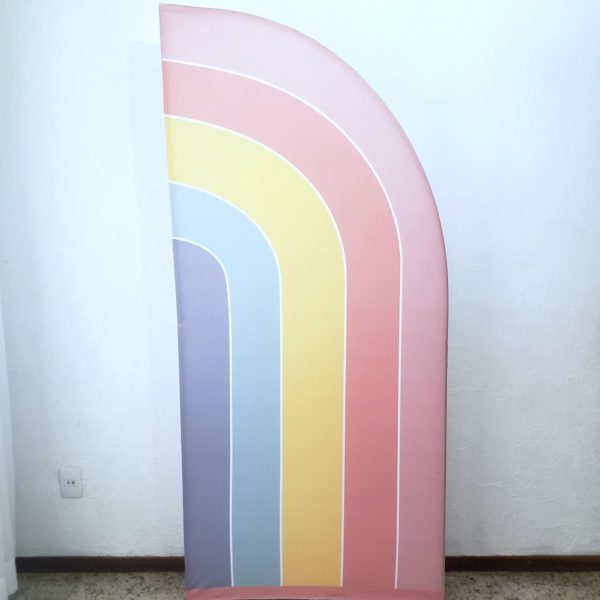 Painel Meia Lua com Tecido Arco Íris