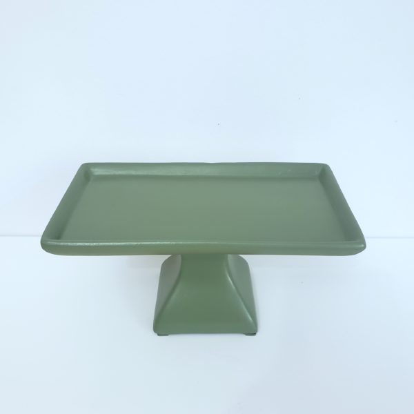 Bandeja P retangular com pé cerâmica Verde Oliva Bandeja P retangular com pé cerâmica Verde Oliva