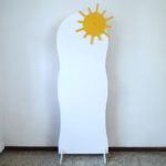 Painel Branco com Sol e Nuvem