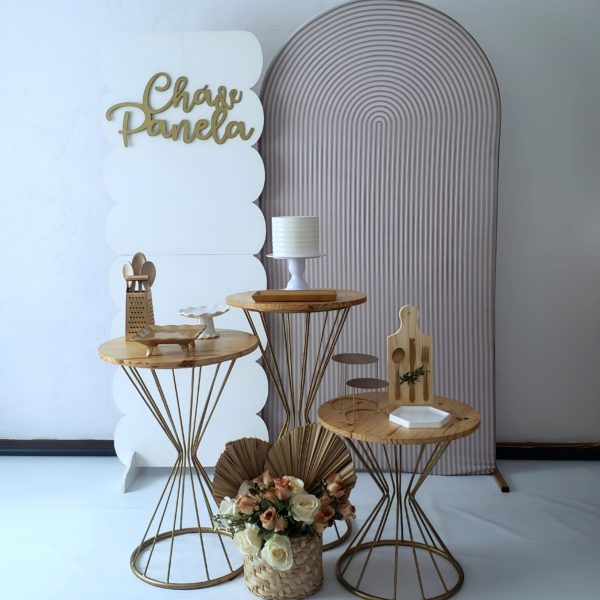 Festa Pocket Chá de Panela Dourado e Branco com Mesas Redondas (Locação) Festa Pocket Chá de Panela Dourado e Branco com Mesas Redondas (Locação)