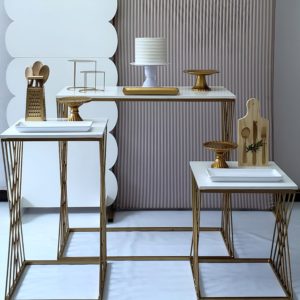 Festa Pocket Chá de Panela Dourado e Branco com Mesas Cubo (Locação)