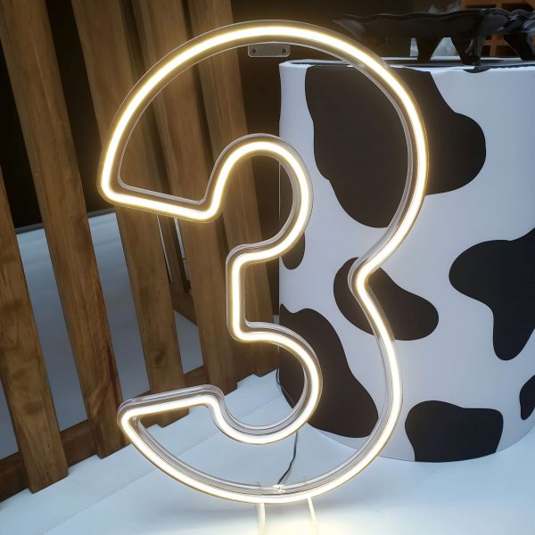 Numero 3 Led Acrílico Vazado cor Quente 50 cm (Locação)